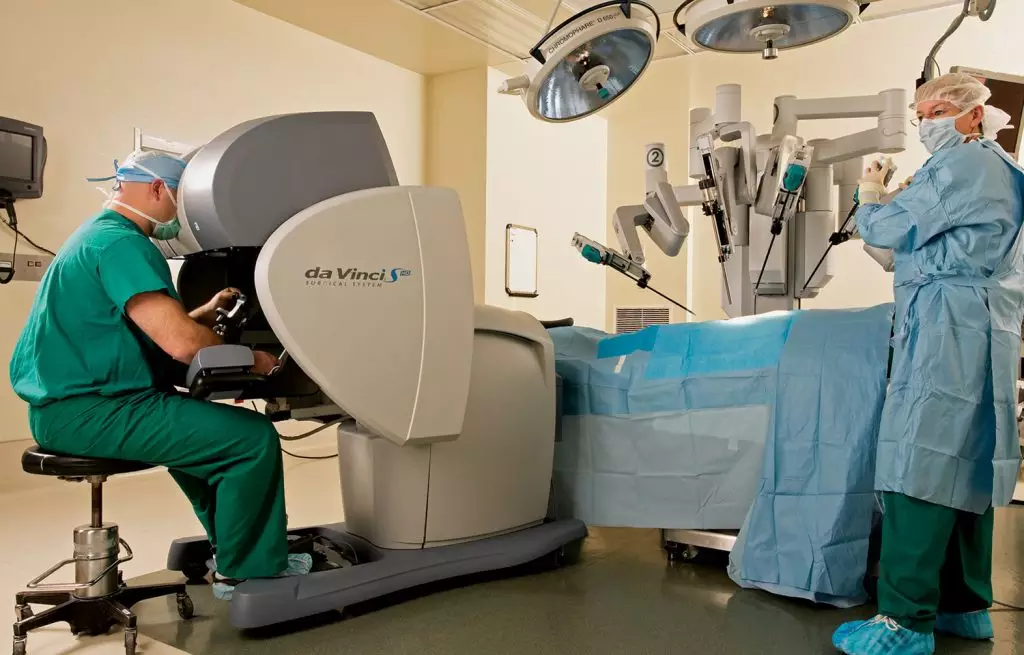 Comparativo entre Cirurgia Robótica e Técnicas Convencionais na Oncologia | Dr. Michel Chebel